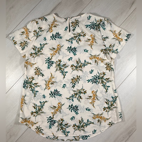 Van Heusen Cream and Green Floral Blouse Size XS - Picture 2 of 9